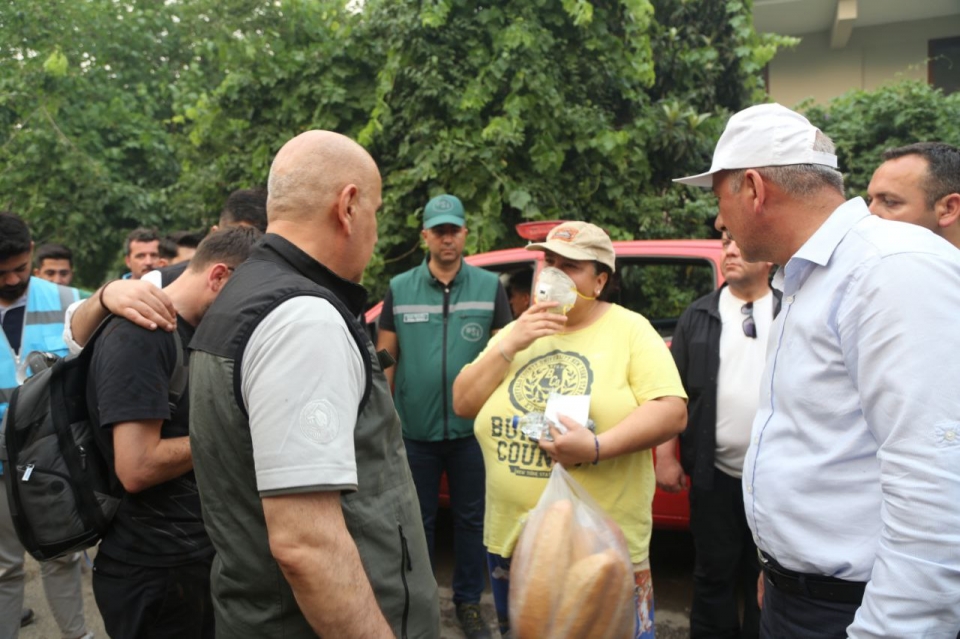Tarım ve Orman Bakanı Vahit Kirişci, Marmaris'te orman yangını bölgesinde açıklama yaptı: