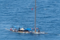 Bodrum'da karaya oturan teknedeki 3 kişi kurtarıldı