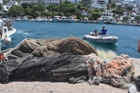Bodrum'da dalgıçlar deniz dibinde ağ temizliği yaptı