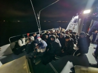 Bodrum açıklarında lastik bottaki 27  düzensiz göçmen kurtarıldı