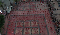 Bodrum'da 300'den fazla kişi aynı anda zeybek oynadı