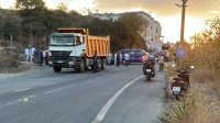 Bodrum'da hafriyat kamyonunun altında kalan motosiklet sürücüsü kadın öldü