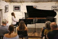 Piyanist Tuna Bilgin Gümüşlük’te konser verdi