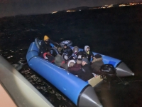 Lastik bottaki 20 düzensiz göçmen kurtarıldı