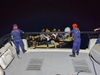 34 düzensiz göçmen  yakalandı, 18'i kurtarıldı