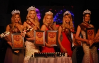 Miss 7 Continents 2019 Güzellik Yarışması'nda Katarina Juselius birinci seçildi.