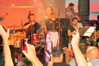 Yıldız Tilbe’nin kolundaki lekeler azalmaya başladı