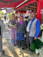 Bu sergide galeri patronları yok; çiçeklerin arasında sanat var!